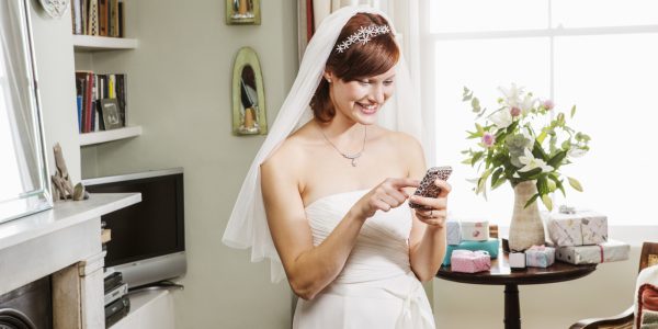 mời cưới qua điện thoại