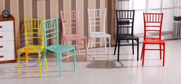 loại ghế chiavari