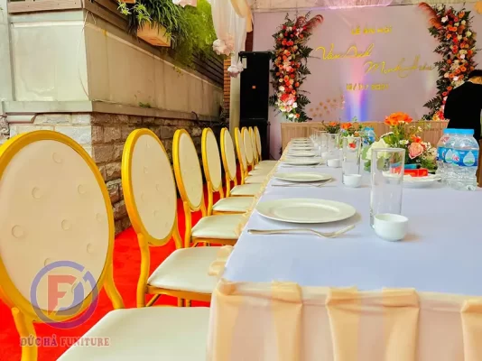 bàn ghế tiệc cưới tại Hòa Bình